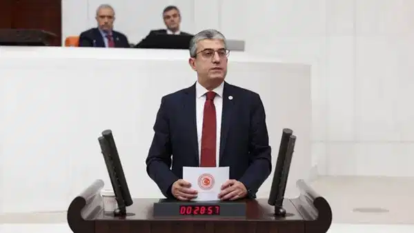 Gökhan Günaydın’dan fon vurgunu eleştirisi: ‘En az 850 milyar lira çaldılar, şimdi listeyi açıklayamıyorlar’